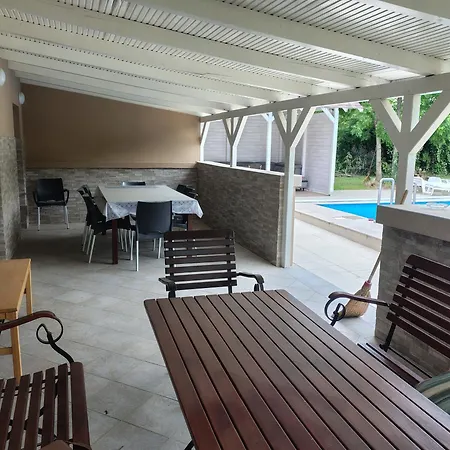Сasa de vacaciones Valentin House
